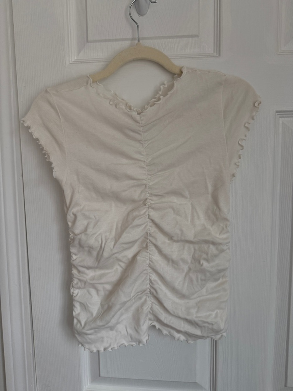H&M Cream Ruched Lettuce-Edge Short Sleeve Tee